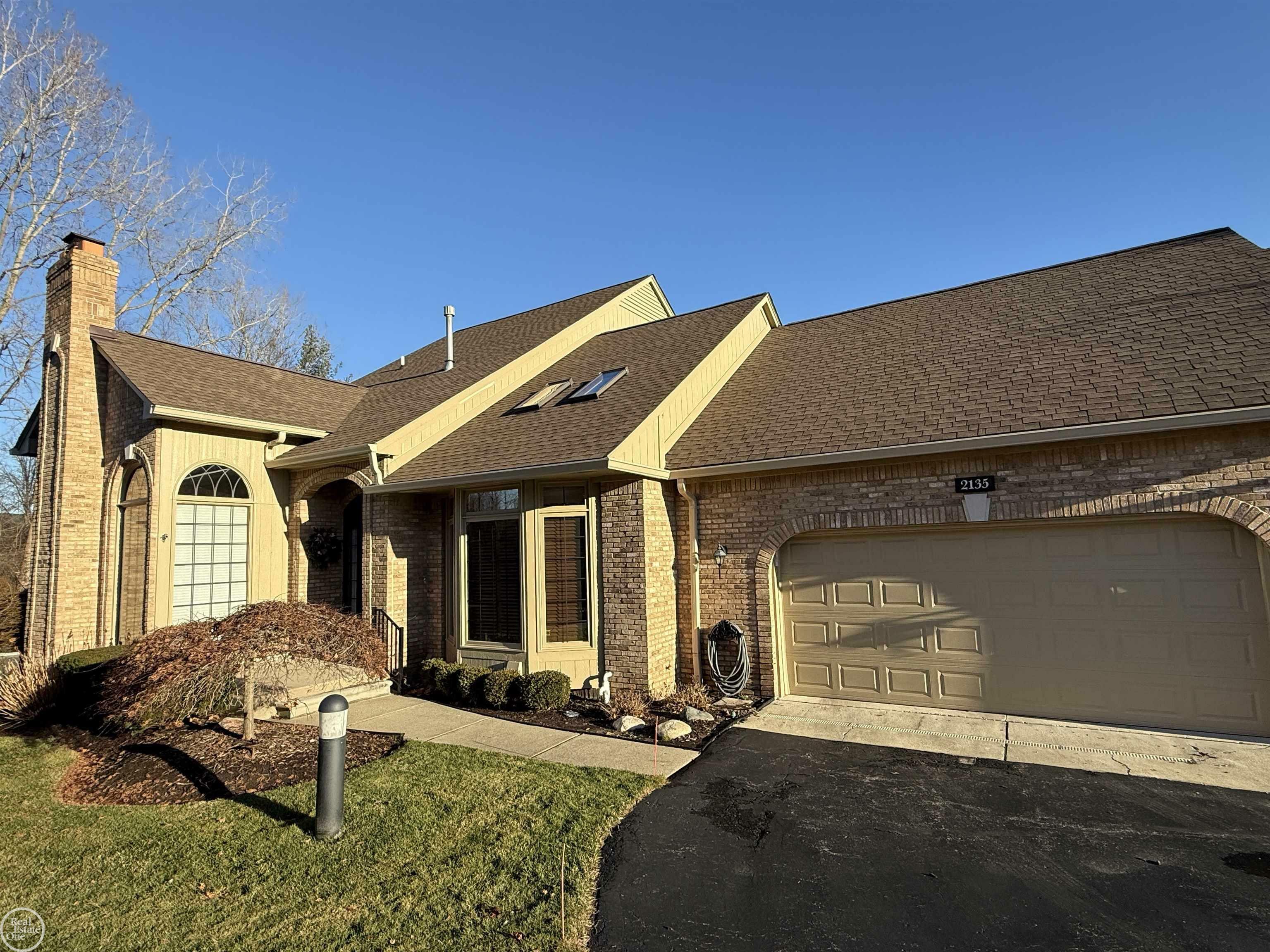 Property Photo: 2135 Clearwood Court MI 48316