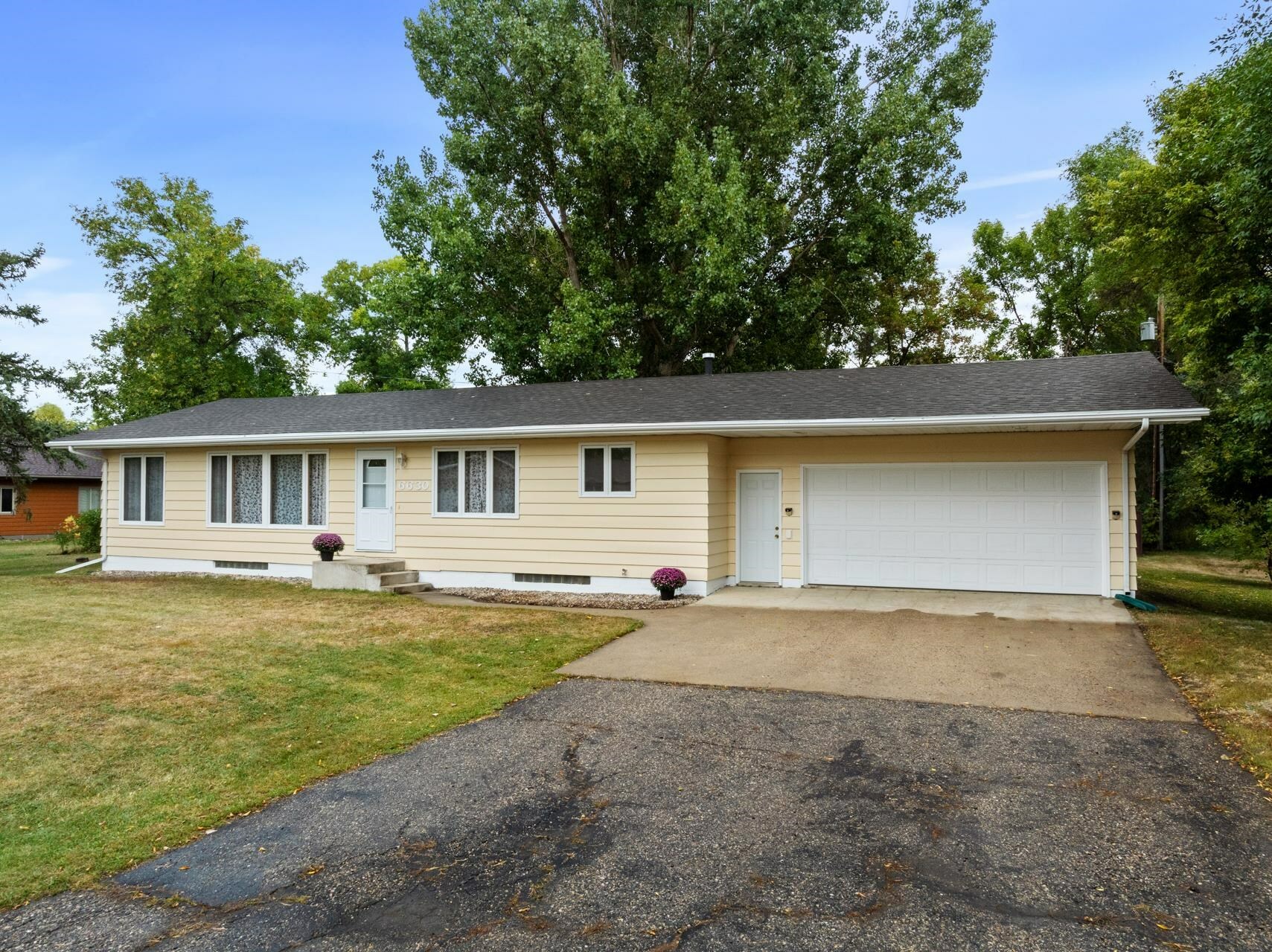 Property Photo: 6630 16th Ave NW ND 58703