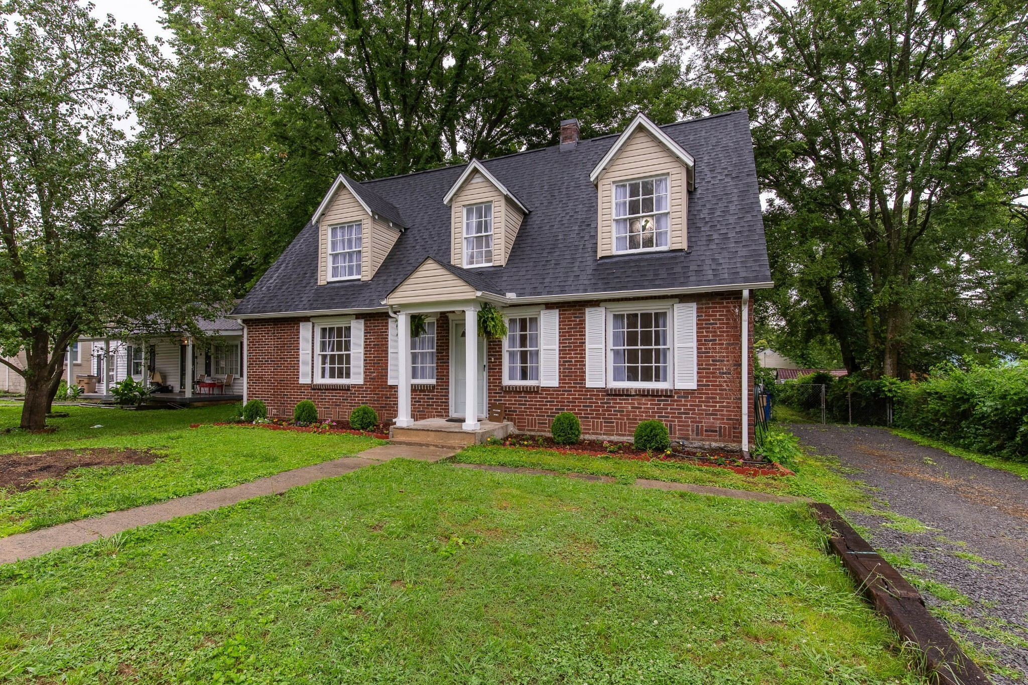 Property Photo:  845 Walnut St  TN 37115 