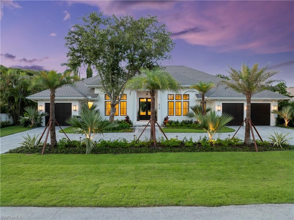 Property Photo: 515 Murex Dr FL 34102