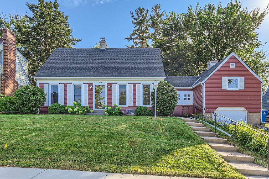Property Photo: 562 Wheelock Parkway E MN 55130