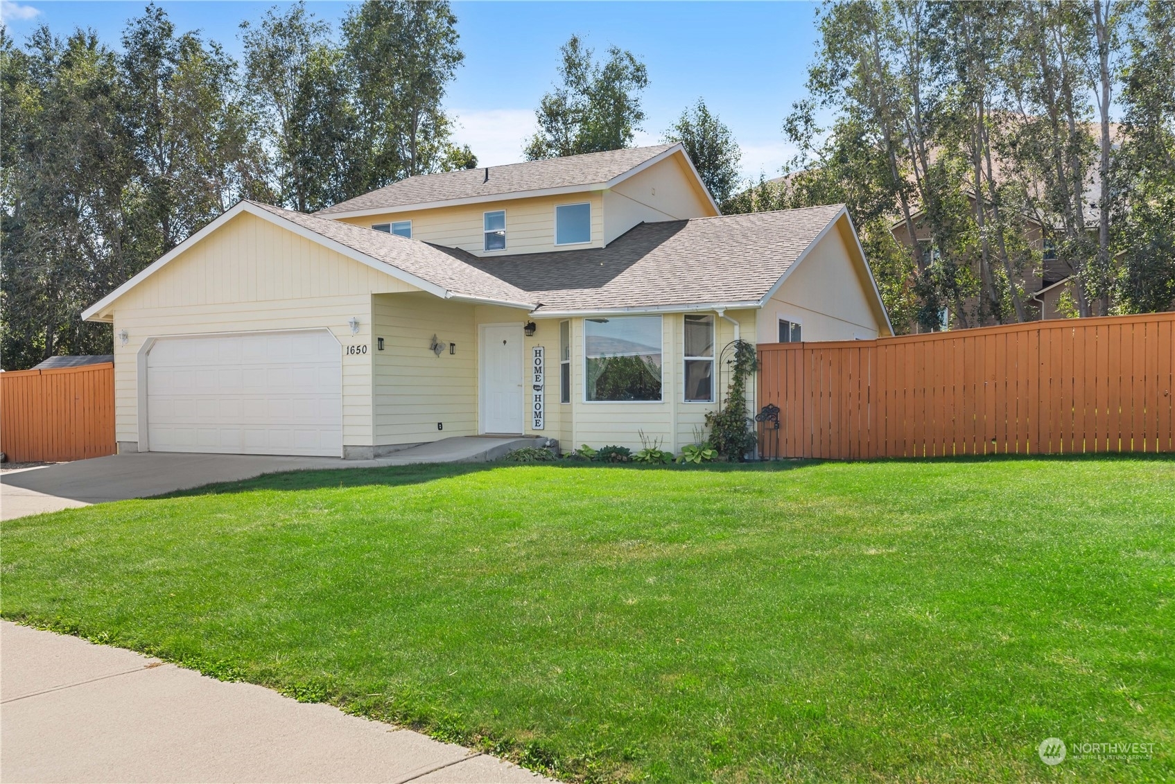 Property Photo:  1650 Kayla Way  WA 98801 