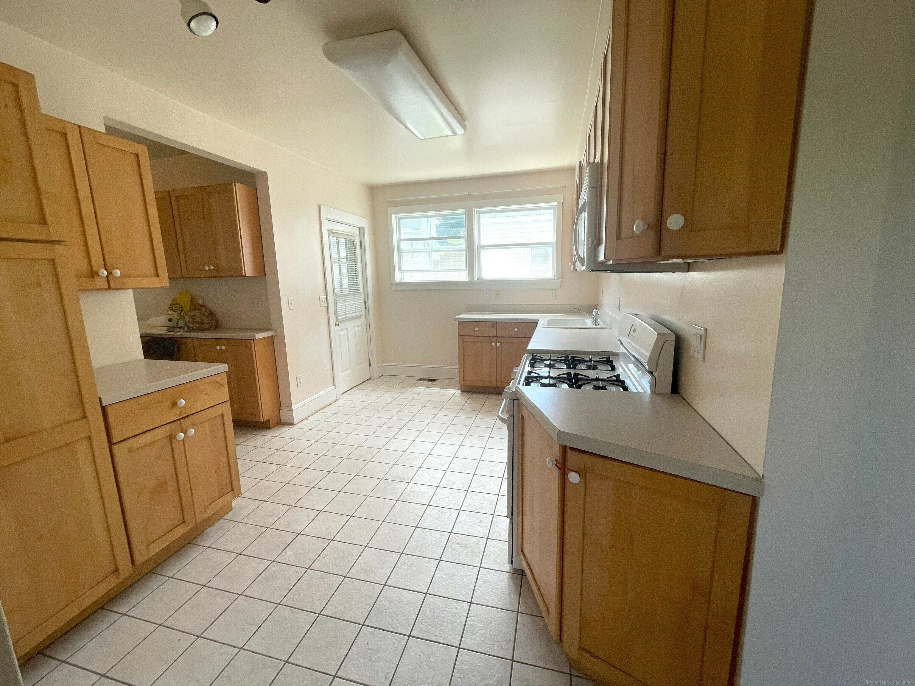 Property Photo:  3 Loomis Street  CT 06850 