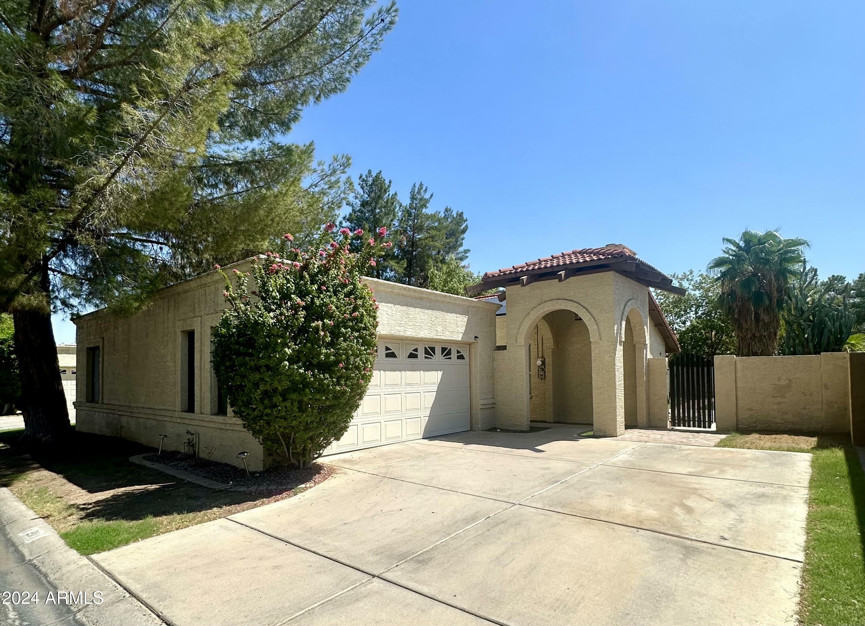 Property Photo:  211 E Barbarita Avenue  AZ 85234 