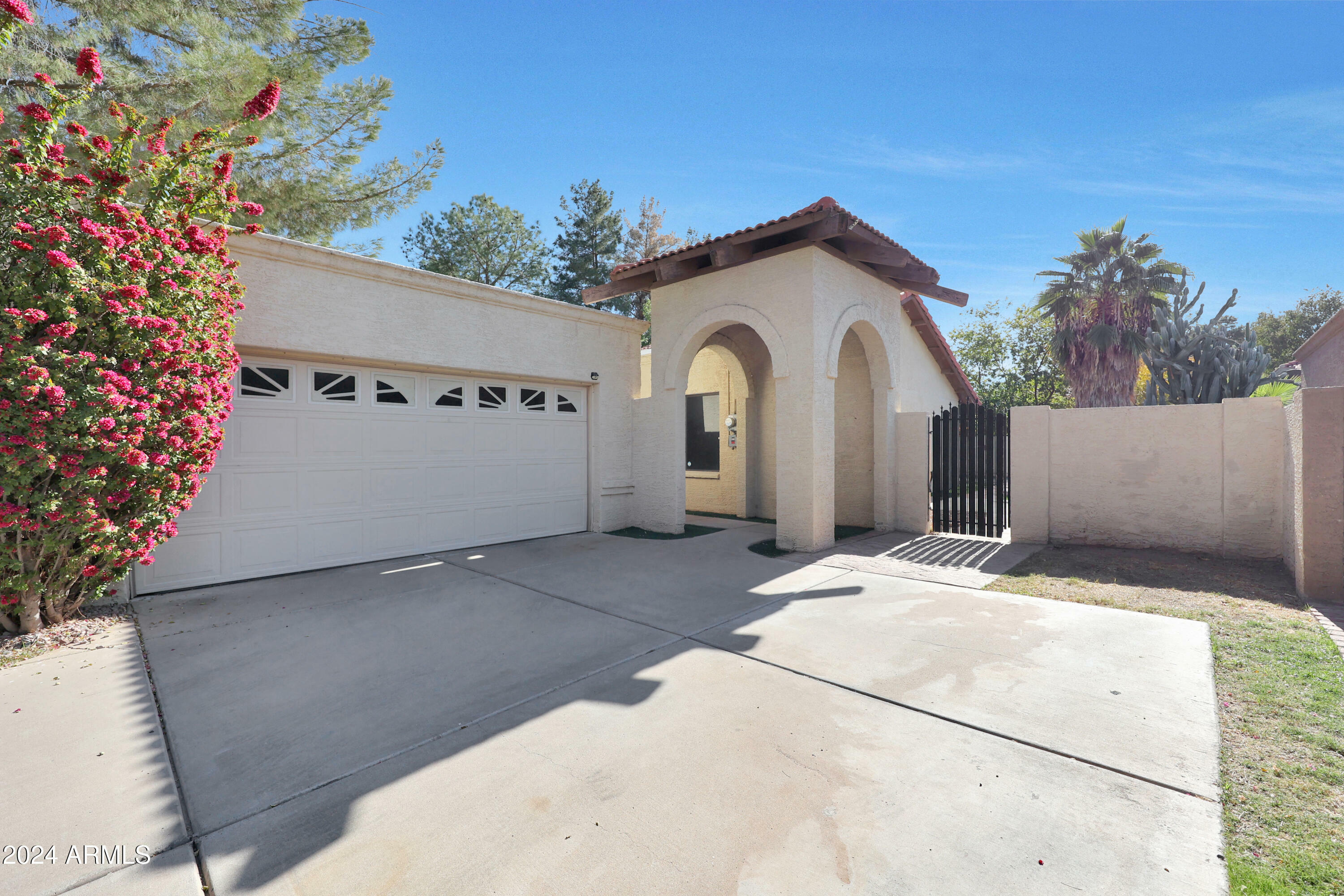 Property Photo:  211 E Barbarita Avenue  AZ 85234 