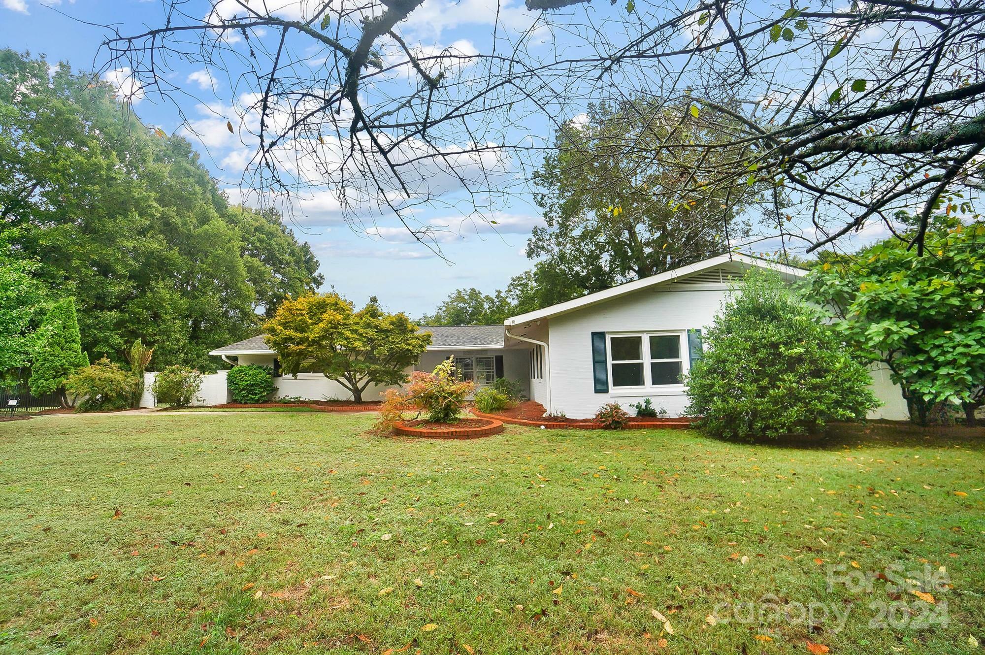 Property Photo:  107 Ridge Avenue  SC 29710 