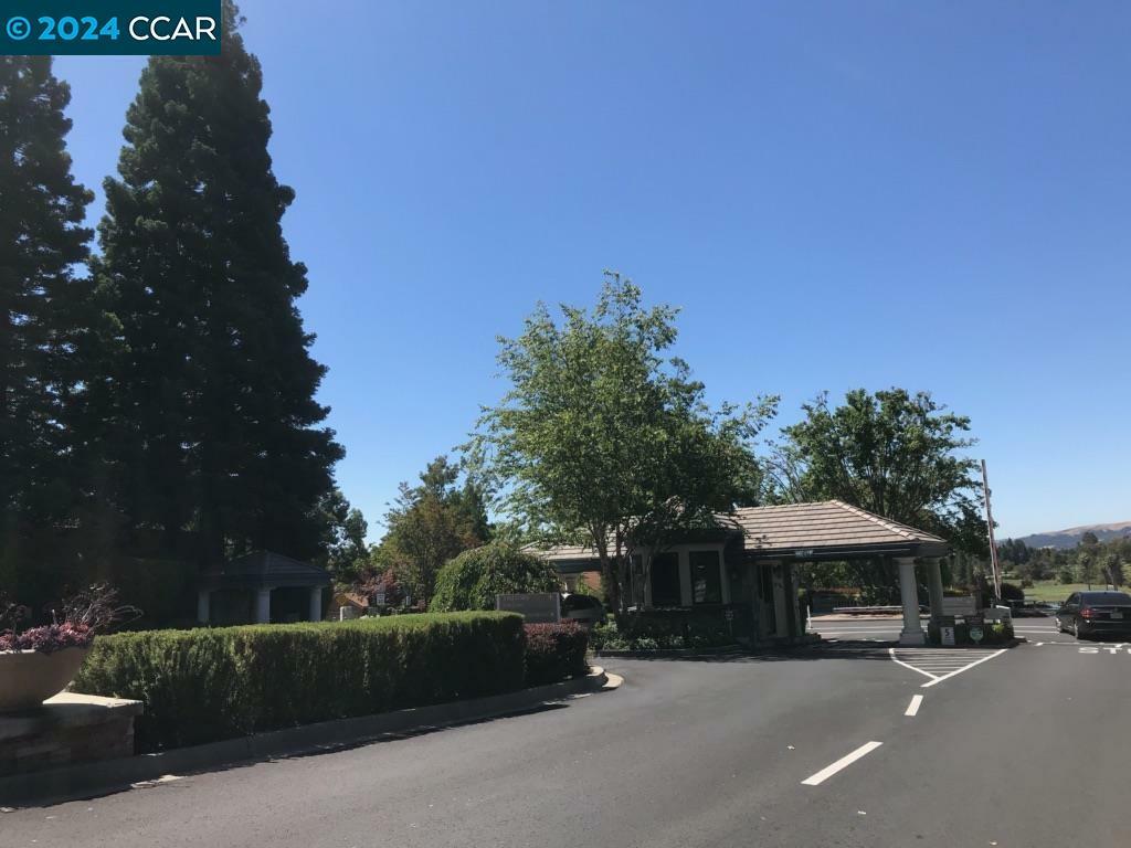 Property Photo:  781-2 Lakemont Place  CA 94582 