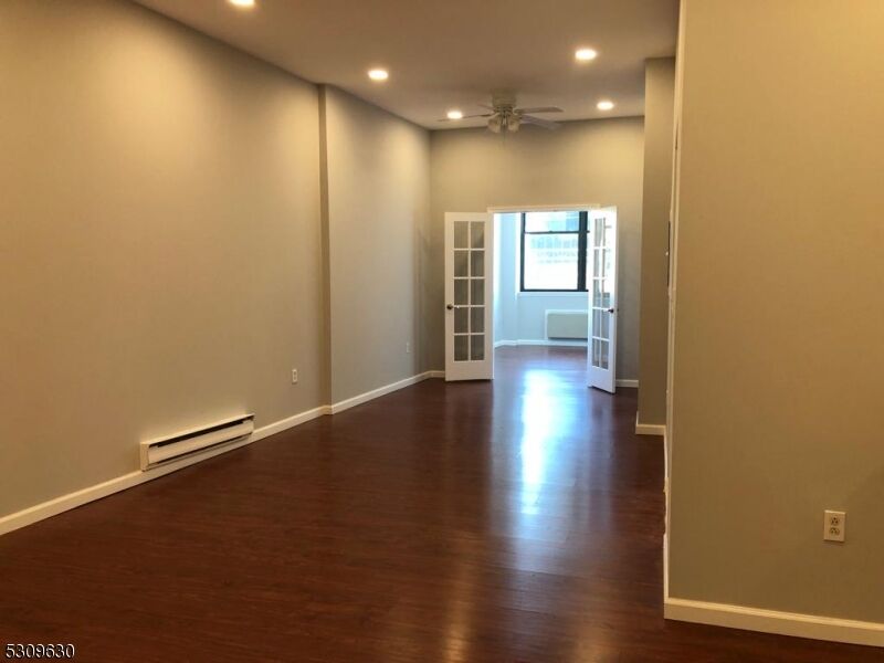 Property Photo: 111 Mulberry St 4P NJ 07102