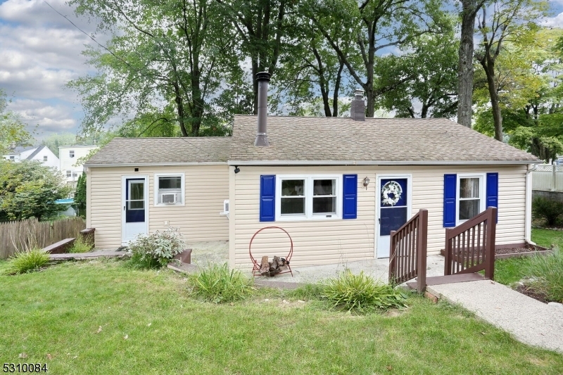 Property Photo:  18 Sylvan Ln  NJ 07456 