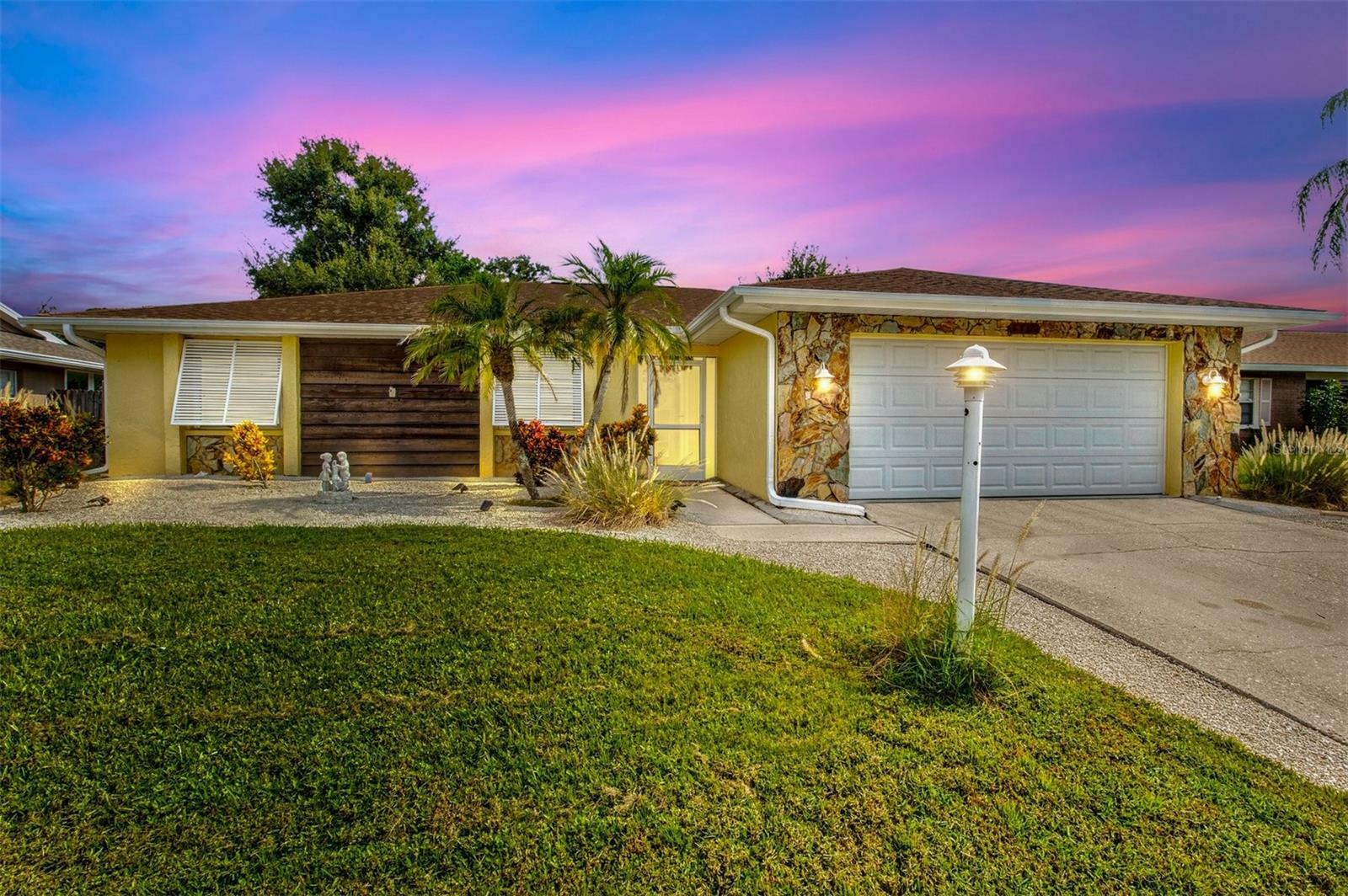 Property Photo:  6711 Mauna Loa Boulevard  FL 34241 