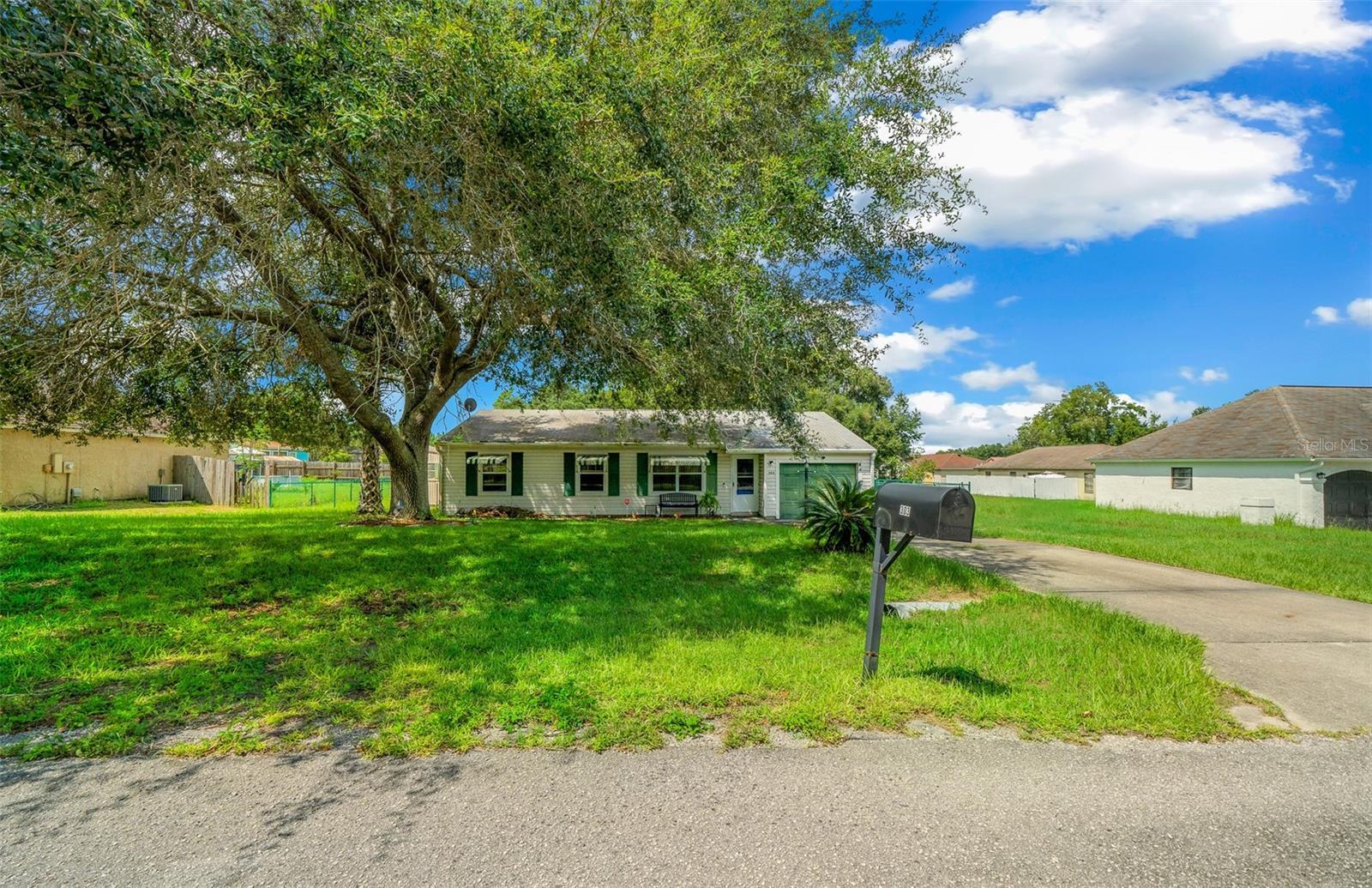 Property Photo: 303 Oak Track Way FL 34472