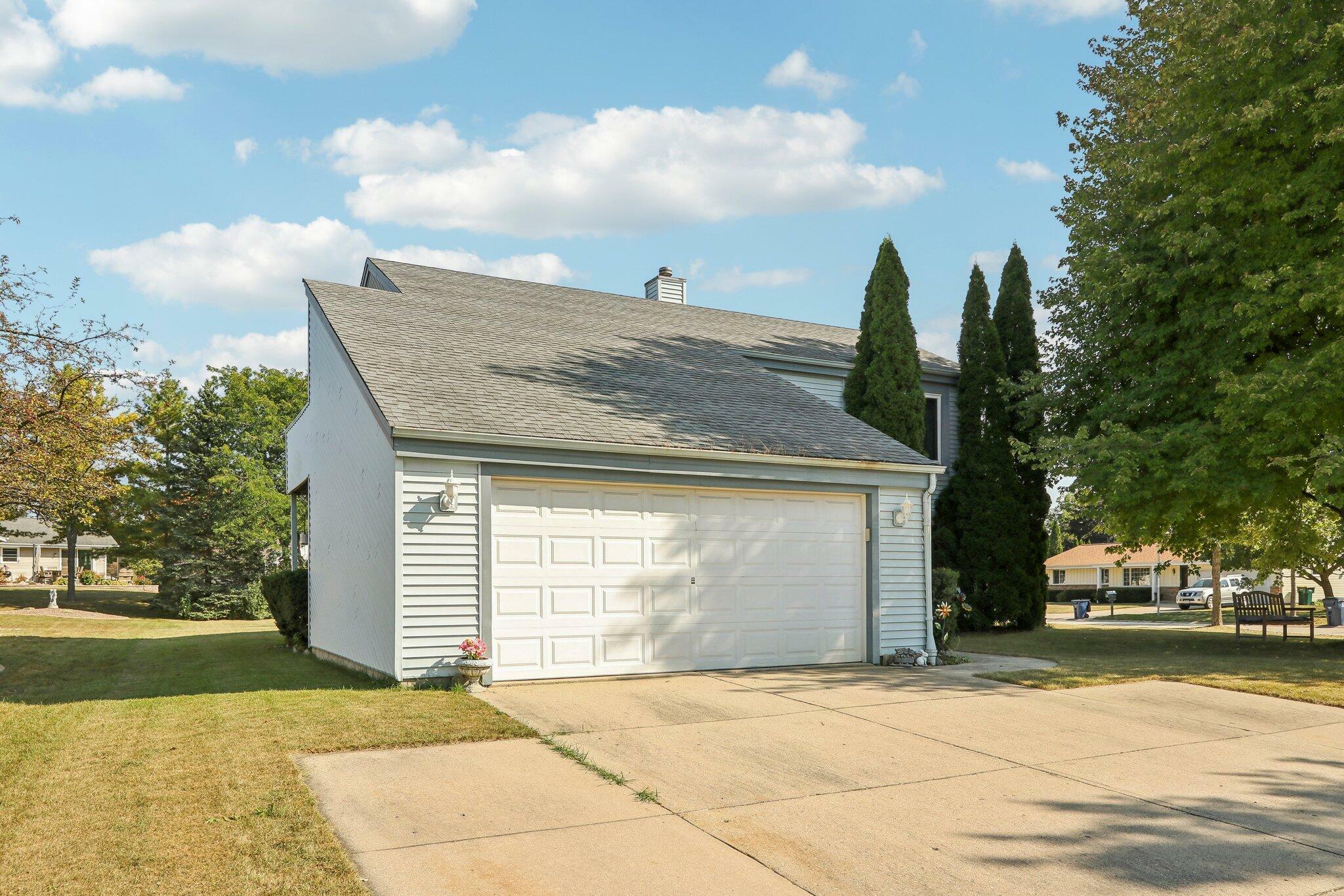 Property Photo:  8150 S Waring Dr  WI 53154 