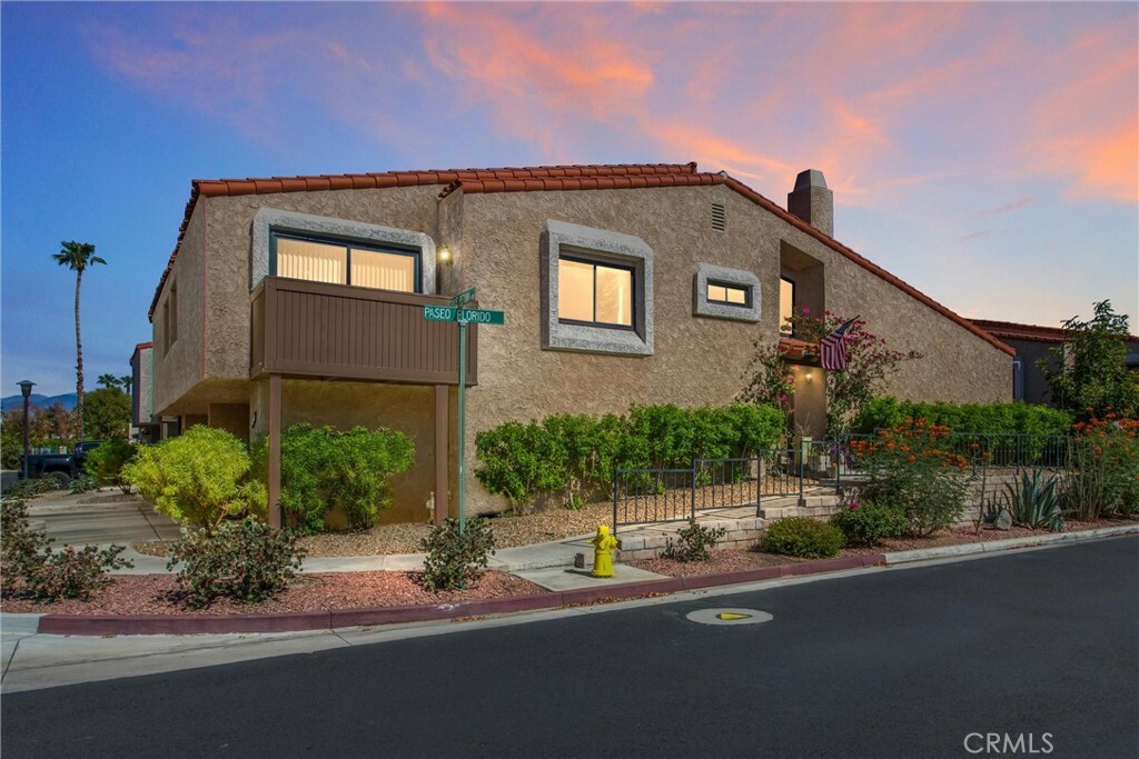 658 S Calle Petunia  Palm Springs CA 92262 photo