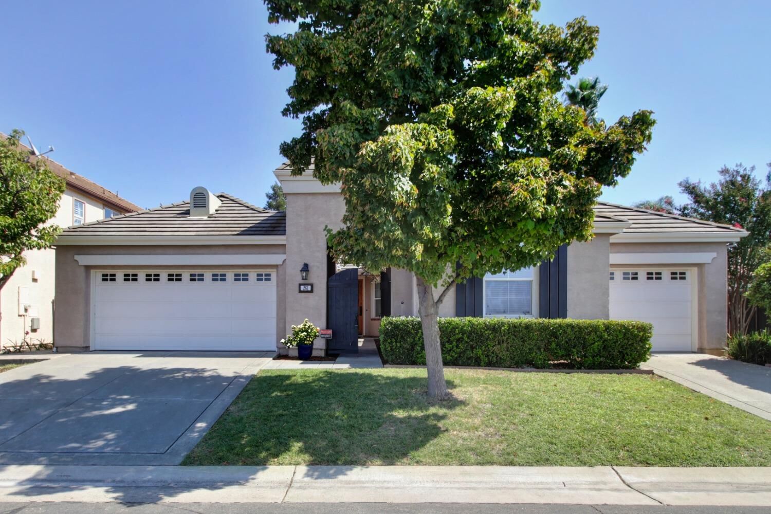 Property Photo:  261 Lanfranco Circle  CA 95835 