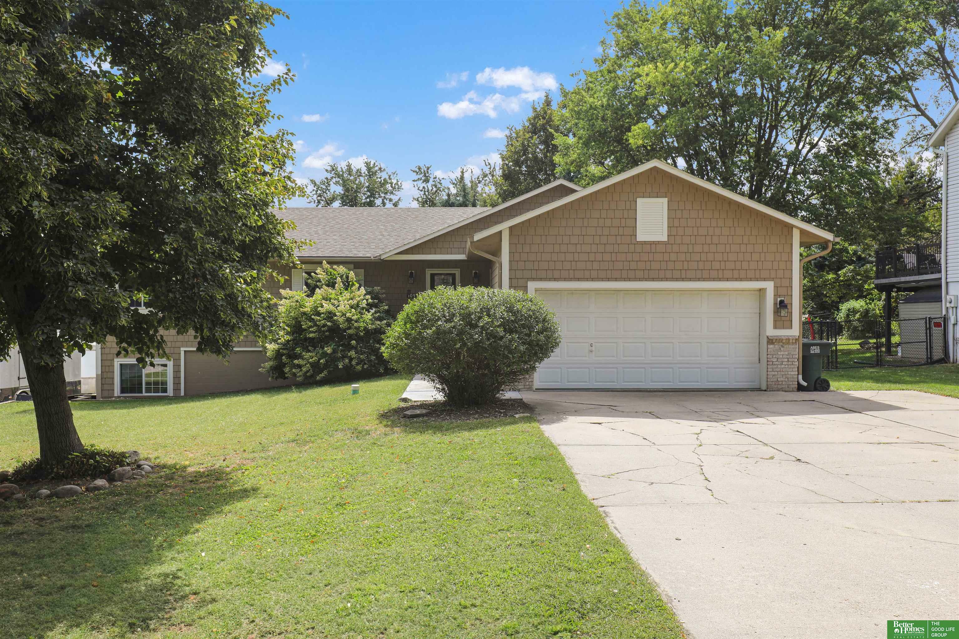 Property Photo:  10953 Arrowhead Drive  NE 68008 