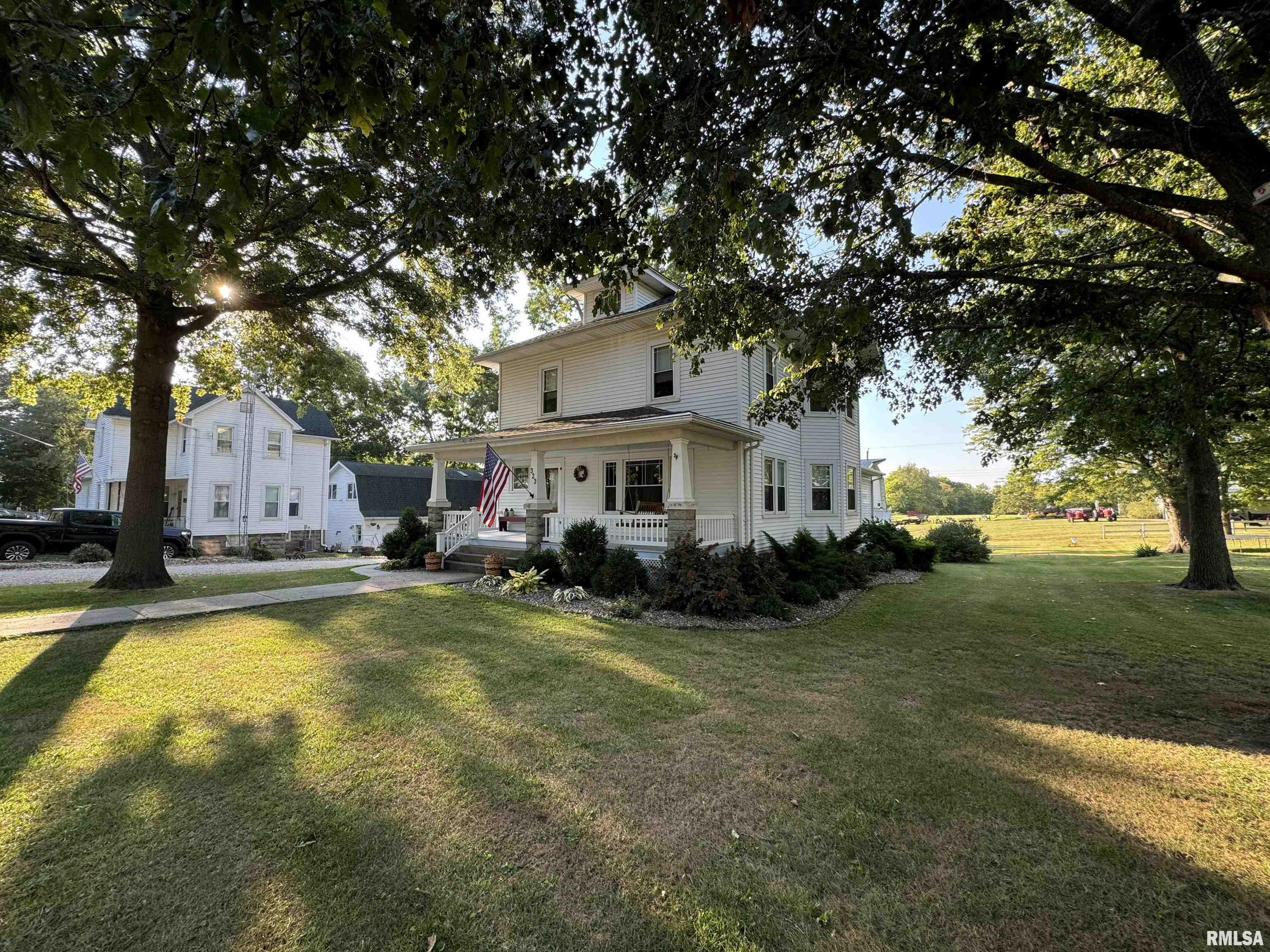 Property Photo:  323 E Cortland Street  IL 61415 