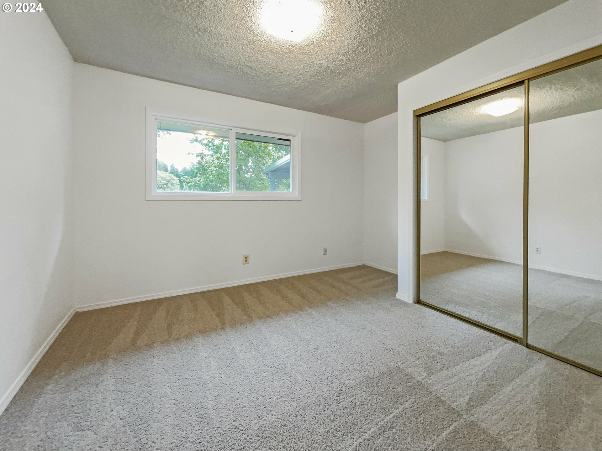 Property Photo:  1215 NE 108th Ave  WA 98664 