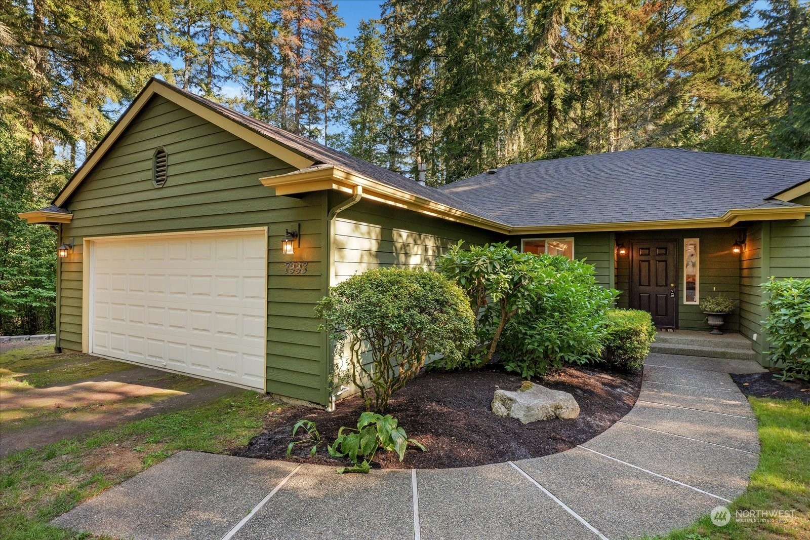 Property Photo:  7993 NE Walden Lane  WA 98110 