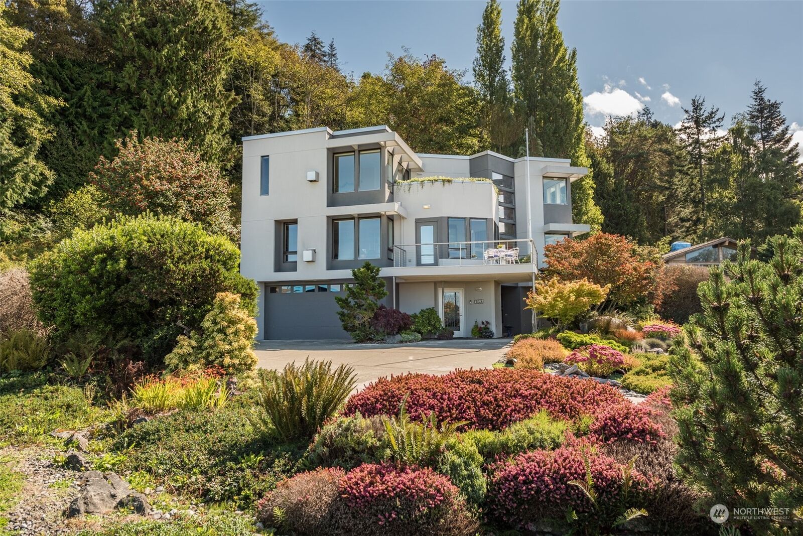 Property Photo: 1002 Strait View Dr WA 98362