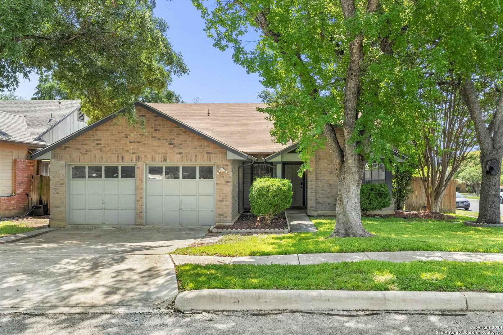 Property Photo: 8016 Forest Ash TX 78233