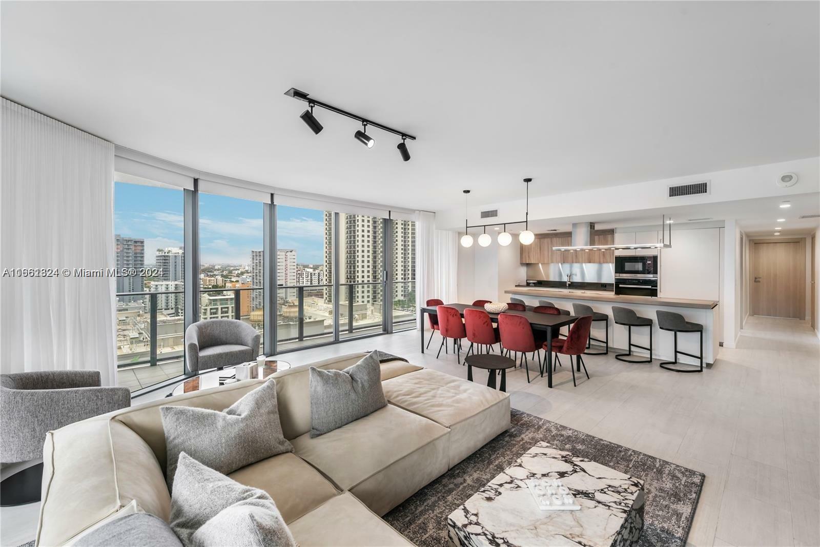 Property Photo:  1000 Brickell Plz 2102  FL 33131 