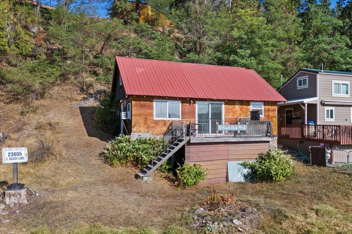 Property Photo:  23605 E Beach Ln  WA 99025 