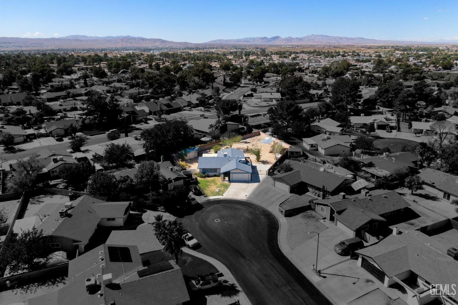 Property Photo: 1109 Krista Court CA 93555