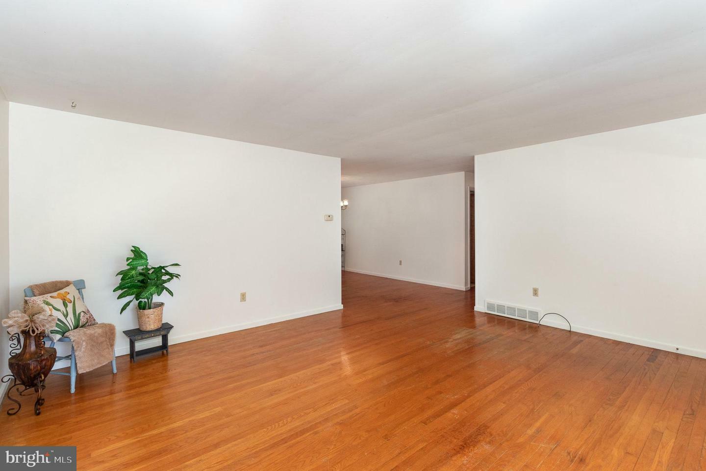 Property Photo:  5221 Royal Drive  PA 17055 