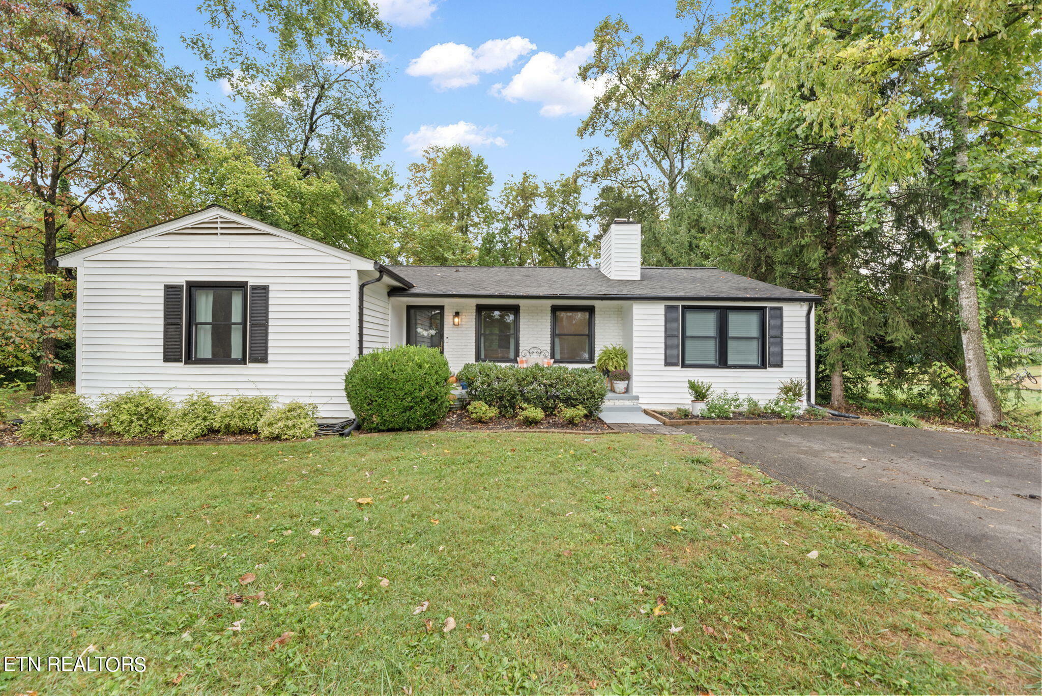 Property Photo:  1321 Bradford Lane  TN 37919 