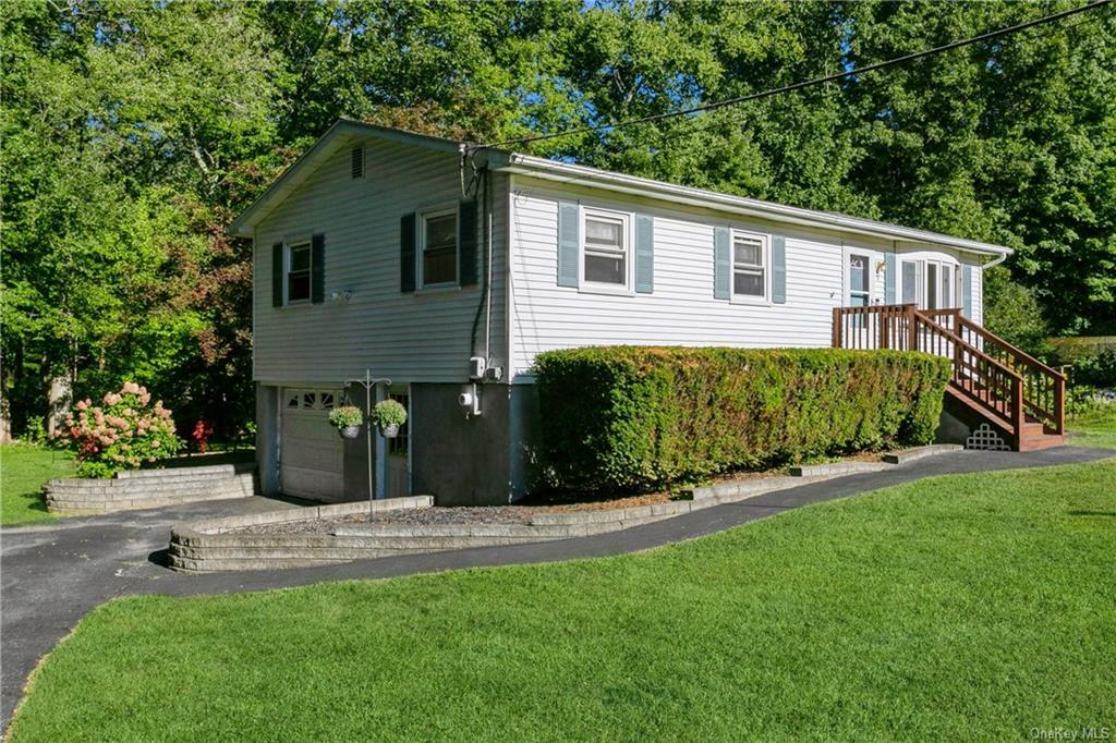 Property Photo:  14 Bryant Trail  NY 10512 