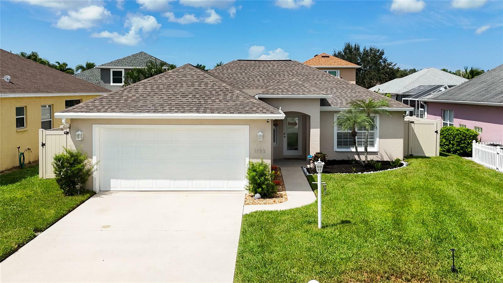 Property Photo:  1752 Summer Breeze Way  FL 34232 