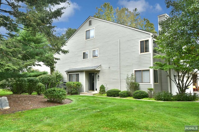 Property Photo:  6 Spruce Run  NJ 07446 