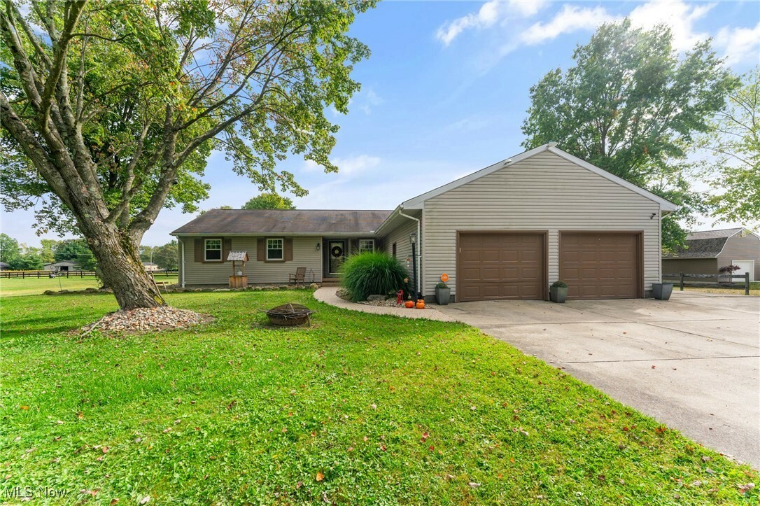 Property Photo:  6152 Chestnut Ridge Road  OH 44425 