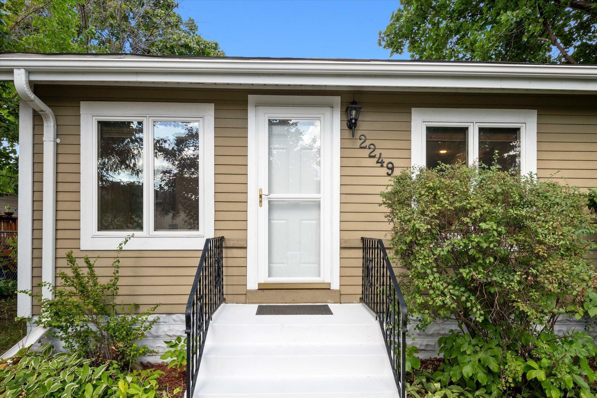 Property Photo:  2249 Minnehaha Avenue E  MN 55119 