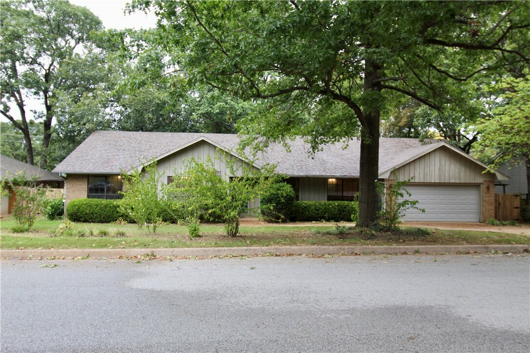 Property Photo:  2256 E Gentle Oaks Lane  AR 72703 