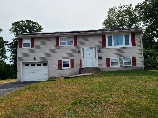 Property Photo:  26 Bellville Ln  MA 01527 