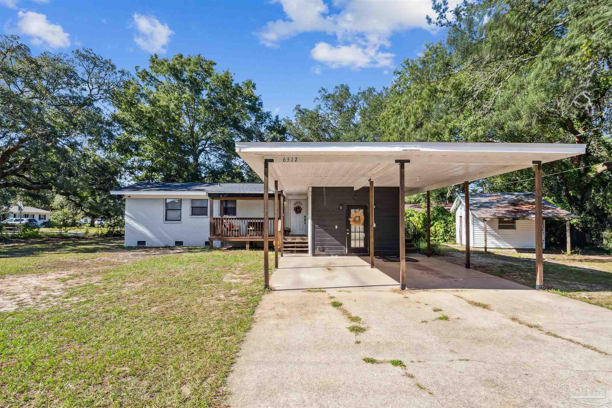 Property Photo:  6512 Hamilton Bridge Rd  FL 32570 