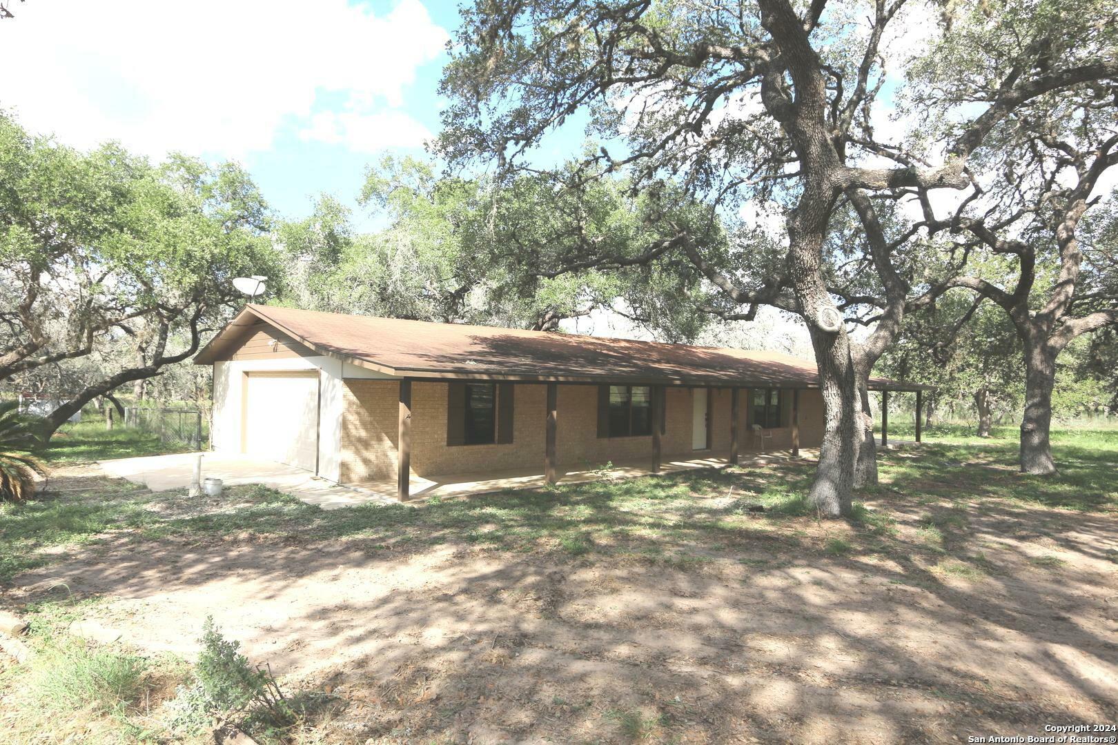 Property Photo:  751 Fuller Ln  TX 78101 