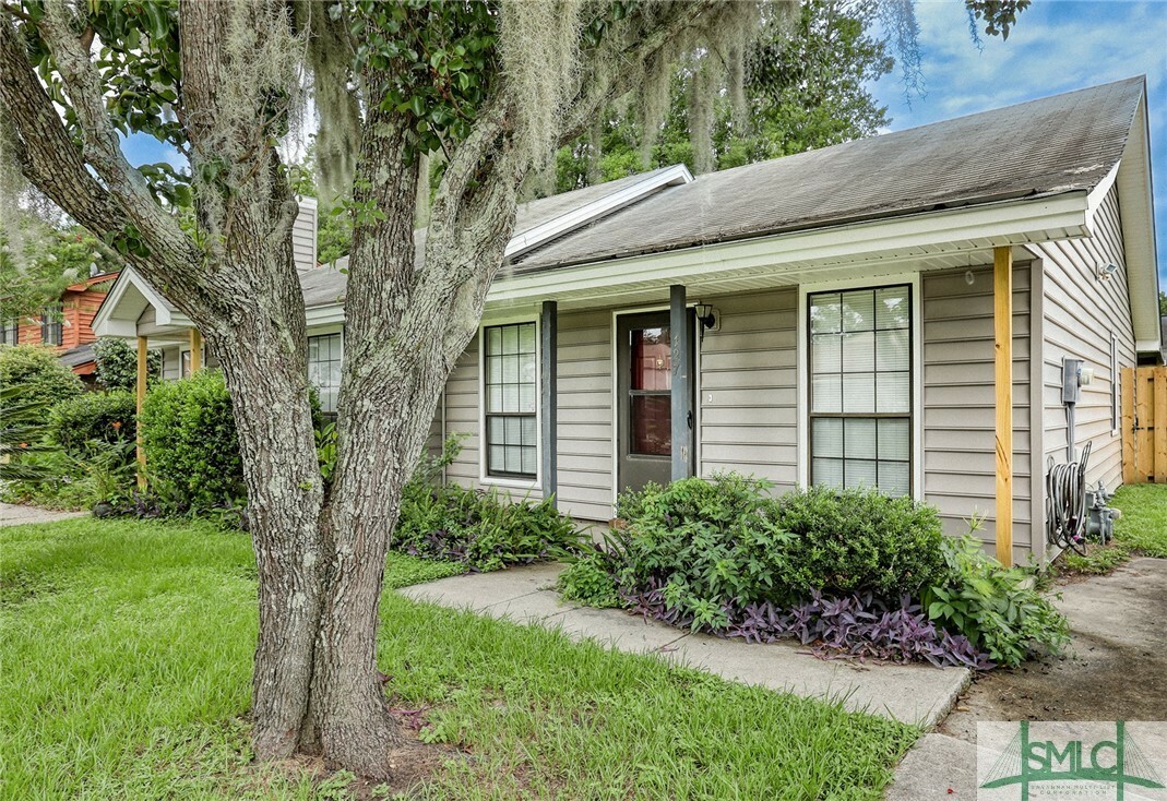 Property Photo:  127 Hunt Club Court  GA 31406 