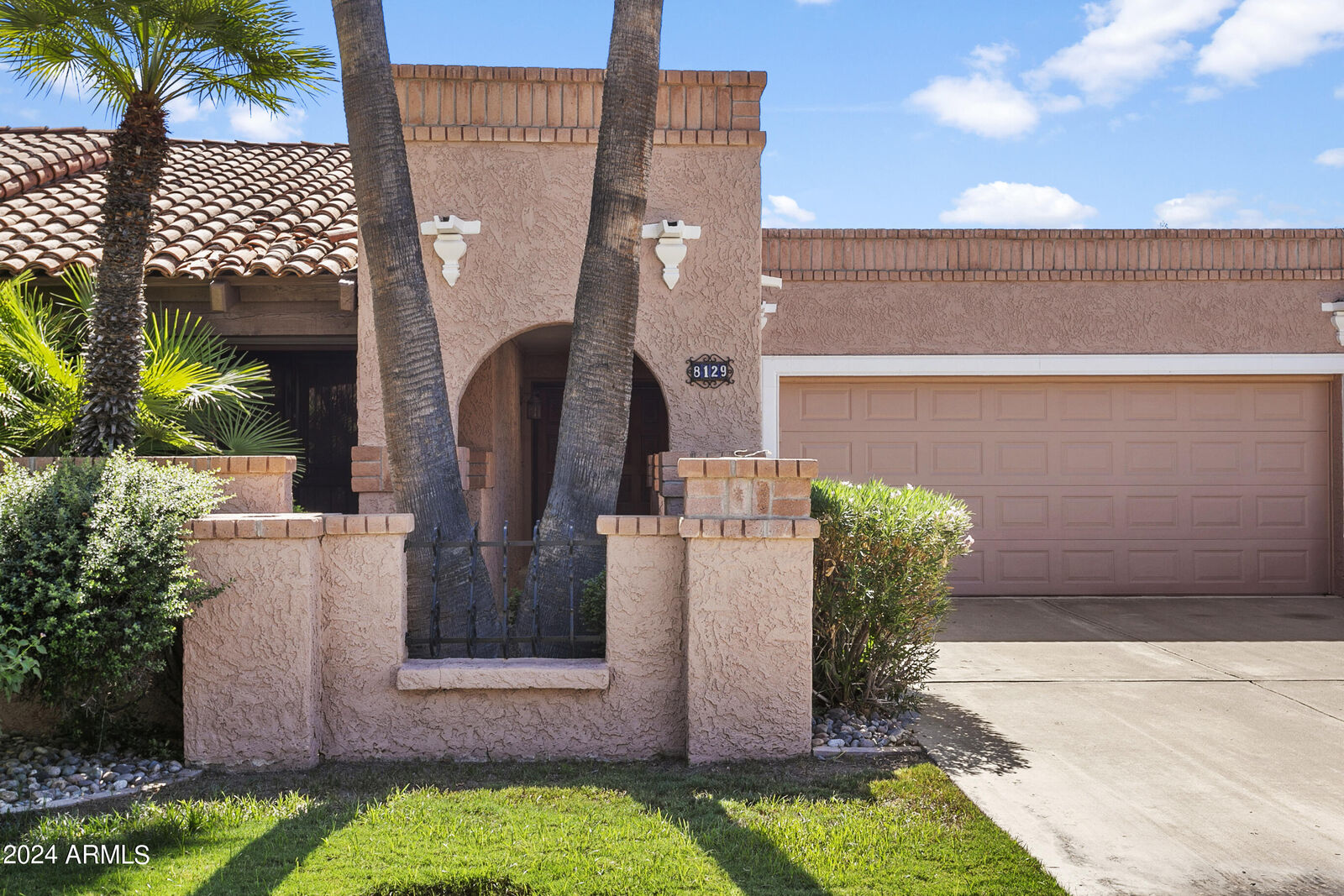 Property Photo:  8129 E Via De Viva --  AZ 85258 