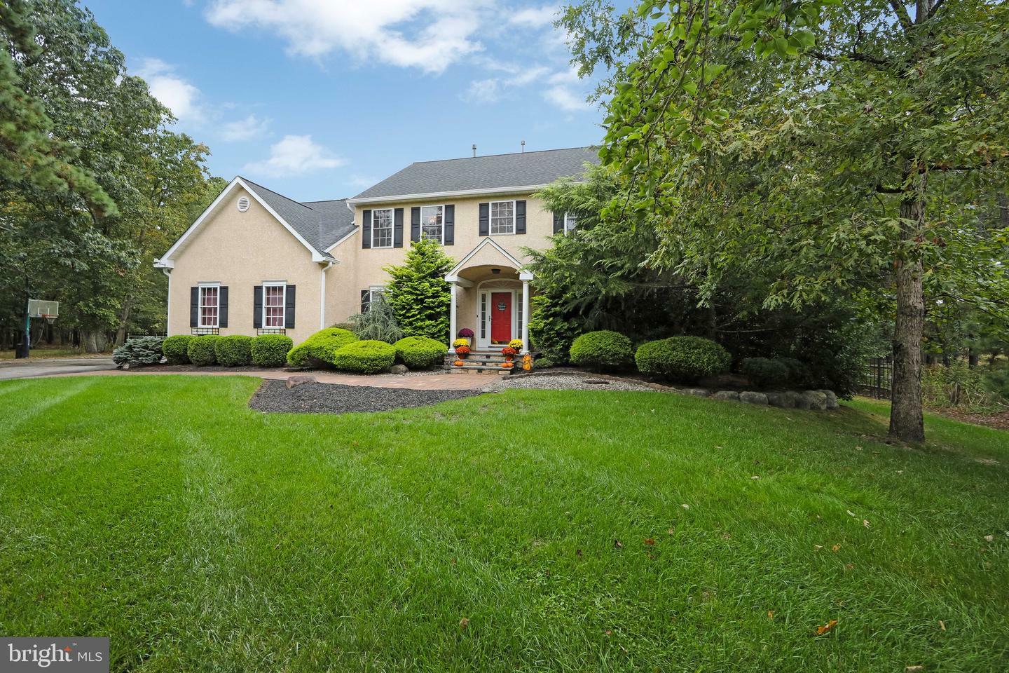 Property Photo: 6 Allington Court NJ 08055