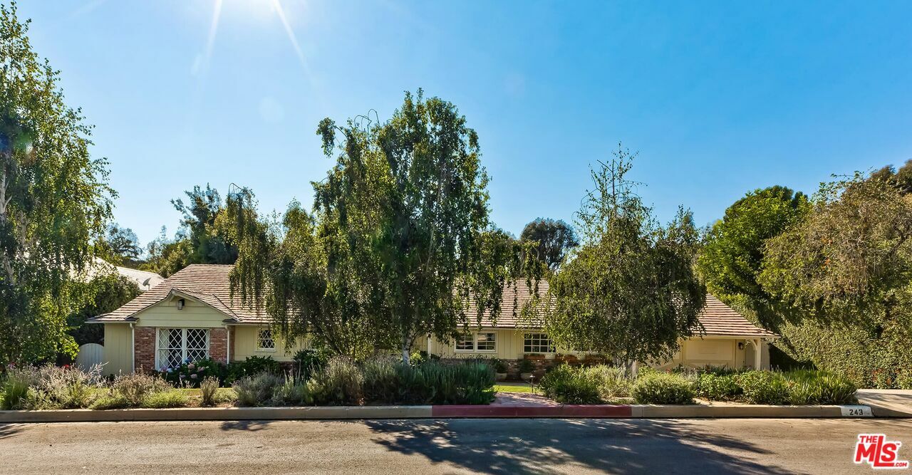 Property Photo:  243  N Layton Dr  CA 90049 