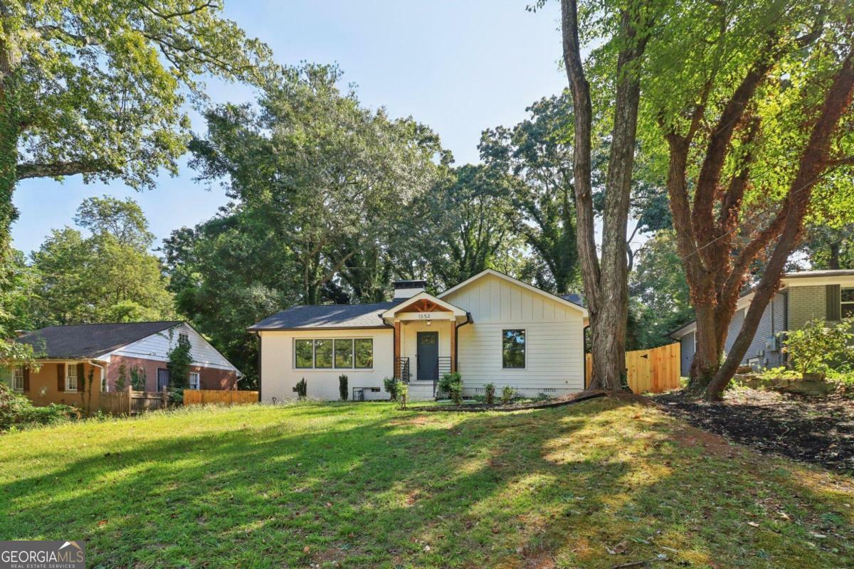 Property Photo:  1352 Pollard Drive  GA 30311 