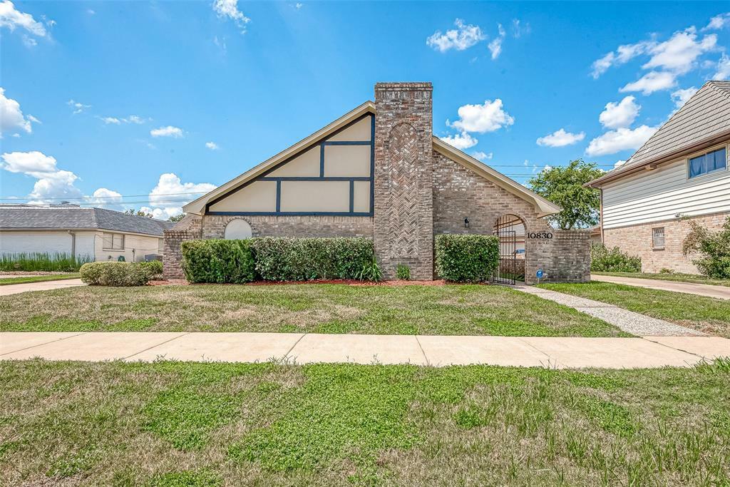 Property Photo:  10830 Bob White Drive  TX 77096 