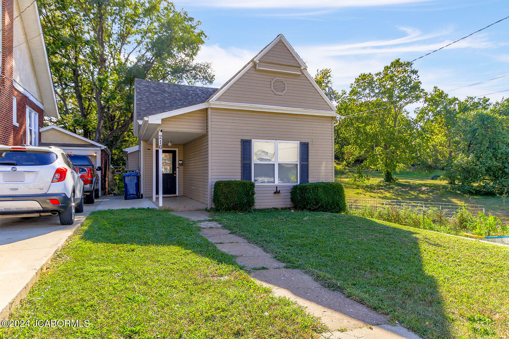 Property Photo:  216 E Ashley Street  MO 65101 