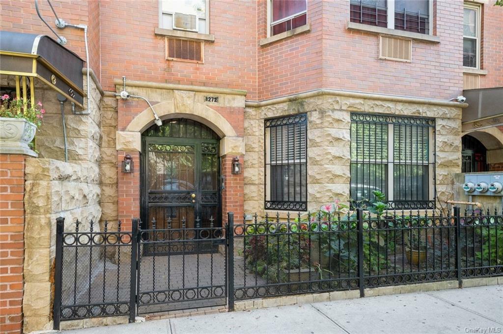 Property Photo:  1272 Grant Avenue  NY 10456 