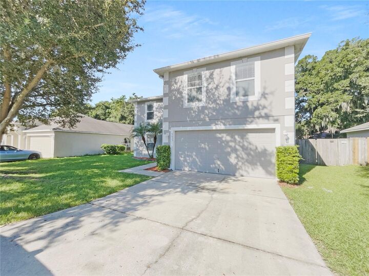 Property Photo: 5633 Oakwood Knoll Drive FL 33811