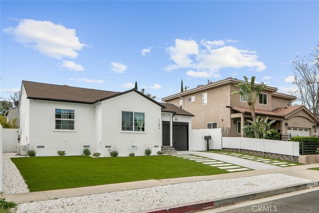 Property Photo: 17804 Collins Street CA 91316