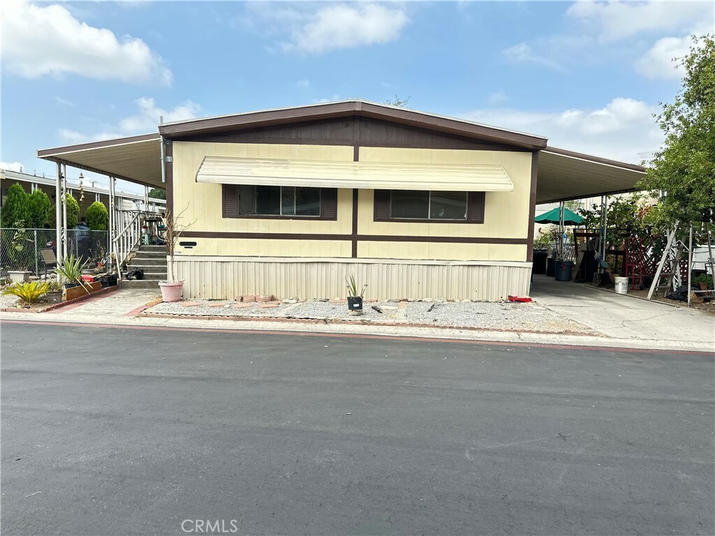 Property Photo:  2930 W Rialto Avenue 44  CA 92376 