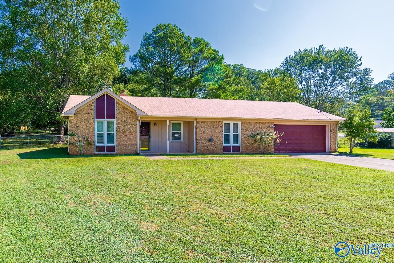 Property Photo: 312 N Elton Circle AL 35759